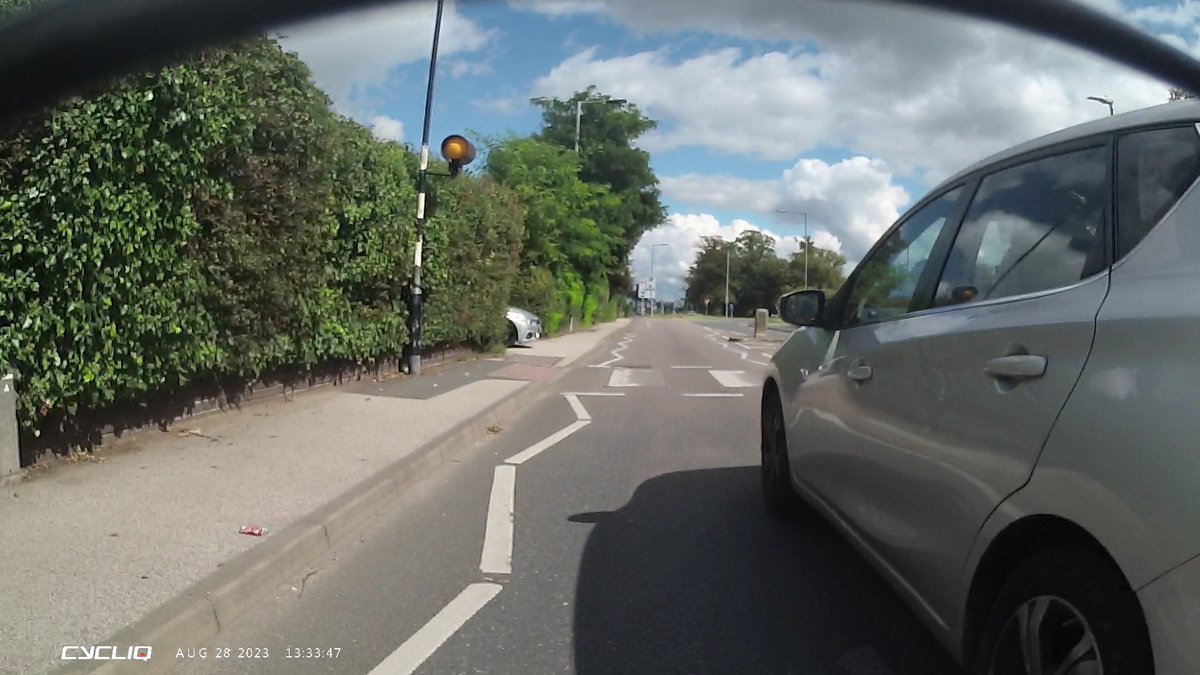 stonojnr's tweet image. Still thats both more room than this tit gave me, which is about .3m at best, and yes that other car is pulling out of its drive at the same time. #rcrt #opclosepass