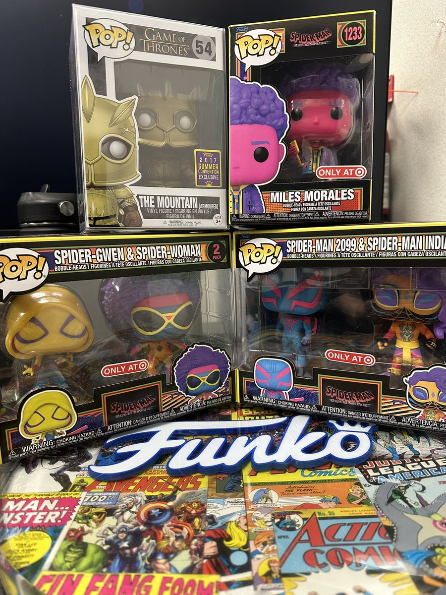 FunkoPopSpidy's tweet photo. #mailcalls continue another game of thrones pop and the rest of my blacklight Spider-Man pops #FunkoPop #funkofamily https://t.co/WIUIdXrOSh