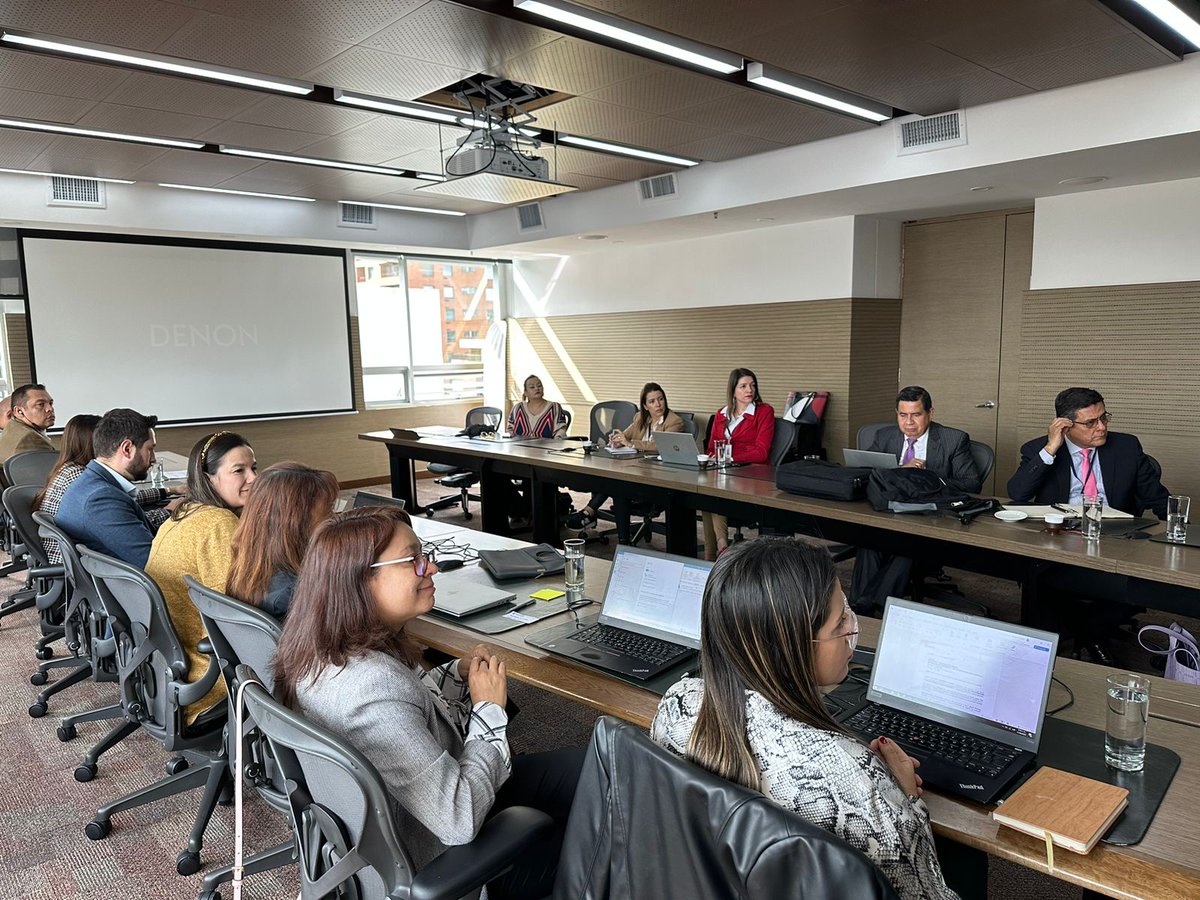 📢 Evento | Hoy realizamos el Comité Jurídico de las #CajasDeCompensaciónFamiliar en donde conversamos de actualidad en materia de Proyectos de Ley, Educación, Reforma laboral y prácticas corporativas, entre otros.