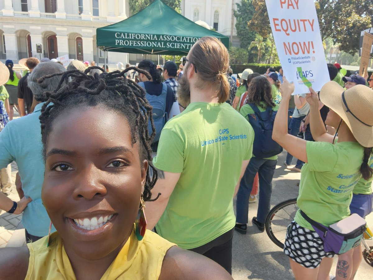 Flo4Sacramento's tweet photo. Solidarity with @capsscientists, who are fighting for a new contract and raises. I was humbled to speak with fellow scientists as their union takes a strike authorization vote. No matter the next step, we’ve got your back! #ValueScientists #PayEquity #moreispossible🫶🏿 #Sacramento https://t.co/2D4lwSzFUG