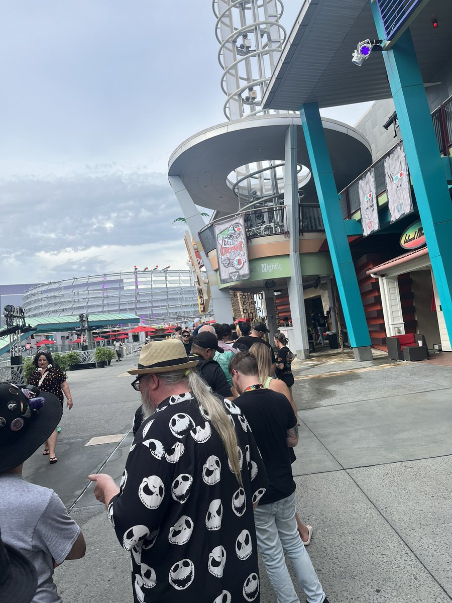 itsmetp's tweet image. First line of the season. #HHN32