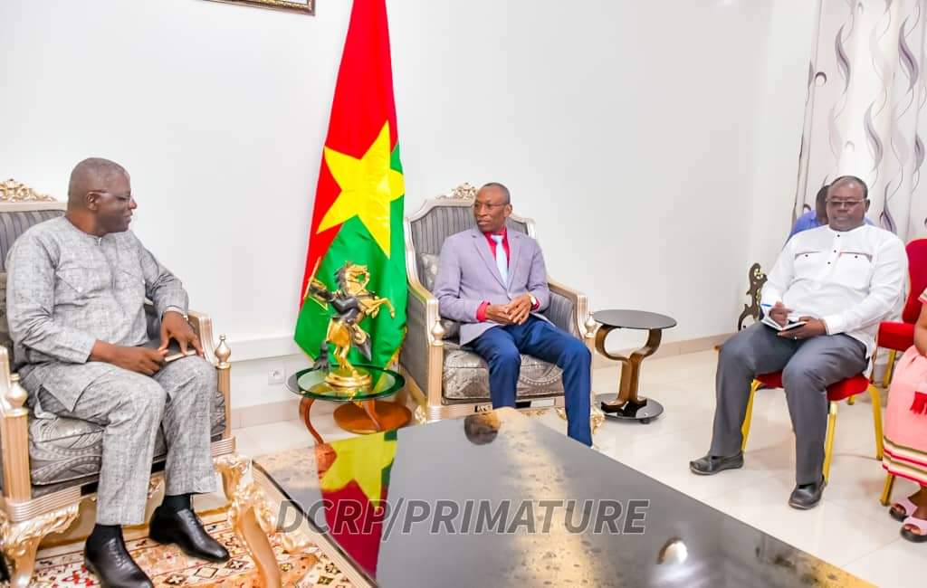 sigbf's tweet photo. Promotion du #secteur_privé : Le Premier ministre marque sa disponibilité pour accompagner les #entreprises nationales

Lire👇👇👇
https://t.co/nu45f305By

#Com_Gouv_BF 
#SIGBurkina 
#BurkinaFaso
#DAFANI https://t.co/aIGlmWFHrA