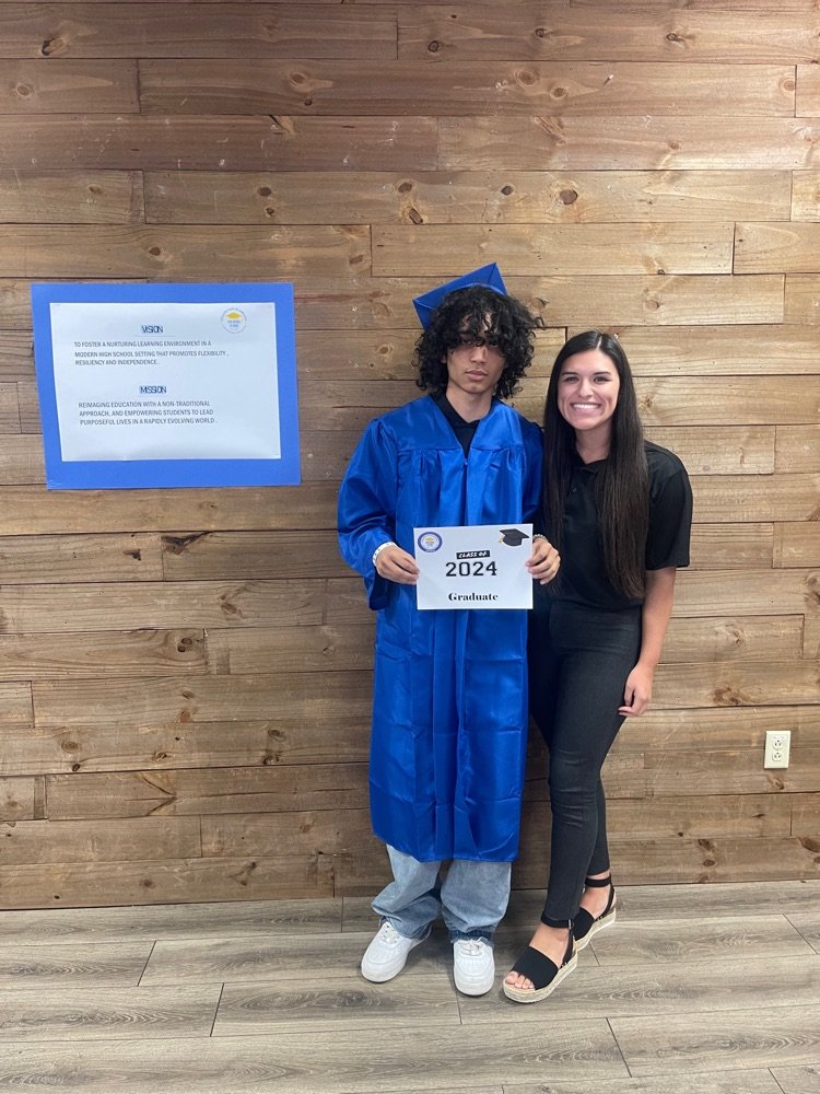 TexansCan's tweet image. Second graduate this year! Students taking ownership of their learning in our hybrid-model. Within 4 weeks we have see then benefits of accelerated learning to our students own goals. #acceleratedlearning #TCAGAR