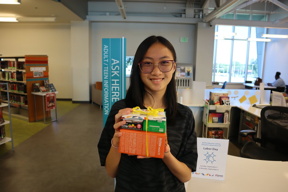 PioneerLibSys's tweet photo. When it rains, it pours (prizes)! 🎉
Kudos to SOKC's SLC grand prize winners!
All of our SLC learners ROCK. 🤩
#PioneerLibrarySystem #SOKC #libraries #read #SummerReading #SummerLearning https://t.co/lT2Minz4HN