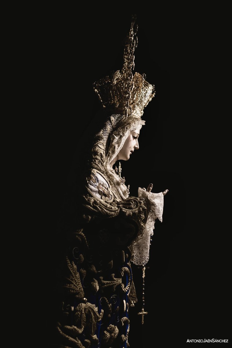 En este mes de 𝙨𝙚𝙥𝙩𝙞𝙚𝙢𝙗𝙧𝙚 que acaba de comenzar, ponemos en tu regazo todas nuestras intenciones, 𝑹𝒆𝒊𝒏𝒂 y 𝑴𝒂𝒅𝒓𝒆 de la 𝑷𝒊𝒆𝒅𝒂𝒅.

📸 <a href="/ImagineJaemmm/">Antonio Jaén Sánchez</a>