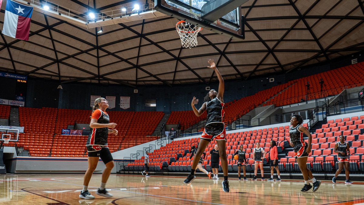 Bearkats_WBB's tweet photo. Feels great to be back! 📸🏀

#EatEmUpKats x #WinTheDay x #NoLimitsOnUs https://t.co/7tfcn6O0HT