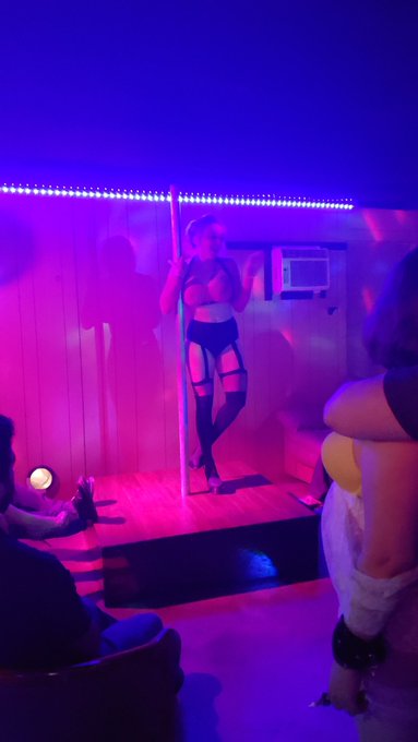 More party fun https://t.co/c9LZMzslUS<a href="/tag/model"class="tags"><span>#model</span></a><a href="/tag/actress"class="tags"><span>#actress</span></a><a href="/tag/lasvegas"class="tags"><span>#lasvegas</span></a><a href="/tag/bbw"class="tags"><span>#bbw</span></a><a href="/tag/camgirl%D9%90"class="tags"><span>#camgirlِ</span></a>