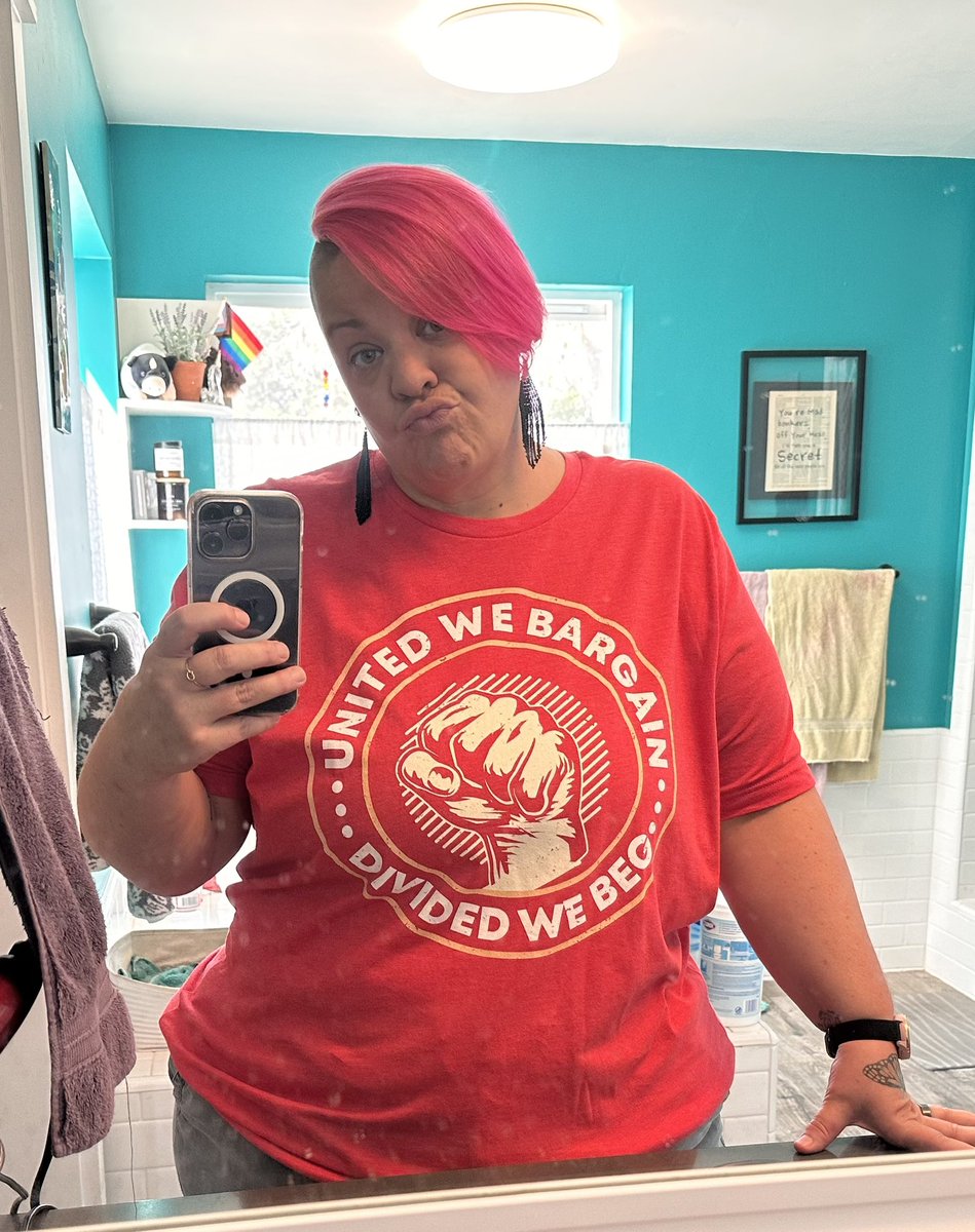 ChicoSexProf's tweet photo. Facts 💯 #OnThursdaysWeWearRed #CFA #Solidariry #UnionStrong #WeAreTheCSU #UnitedWeBargainDividedWeBeg #RespectUsPayUs https://t.co/1D5GrXOrqD