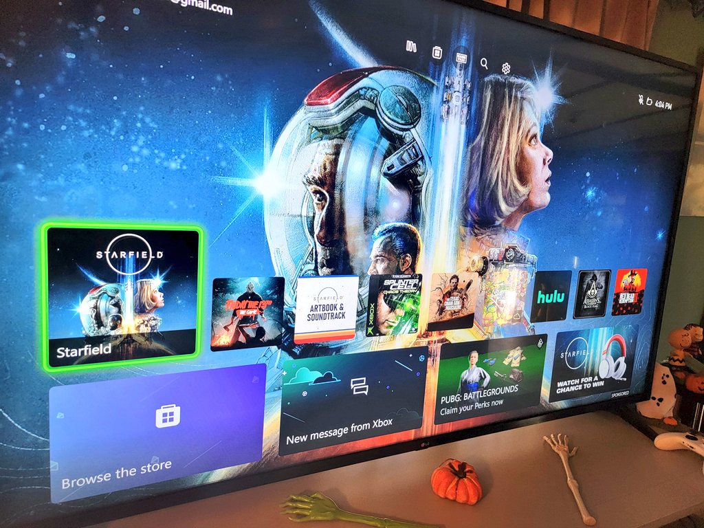 gOnzOd0g's tweet photo. Should call out of work tomorrow lolol #STARFIELD #XboxSeriesX #Bethesda #ineedsomespace #starboy #frikkinlasers #pewpew https://t.co/6PLXxAqbcw