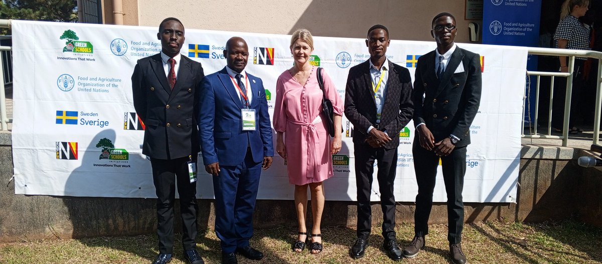 ugdialoguearen1's tweet photo. All about #GreenSchools project that made headlines @RugyendoQuotes
@AICAD_Uganda
@NexusMediaUg
@KYUDebate
@Makerere
@campuspost
@YouthLineForum
@theGEF
@global_uganda
@musiimentaf
@ubf_info
@KitabiSeminary
@GayoUganda
@theGCF
#Innovationsthatwork
#UDACLIMATEDEBATES https://t.co/NeM0Tu9q19