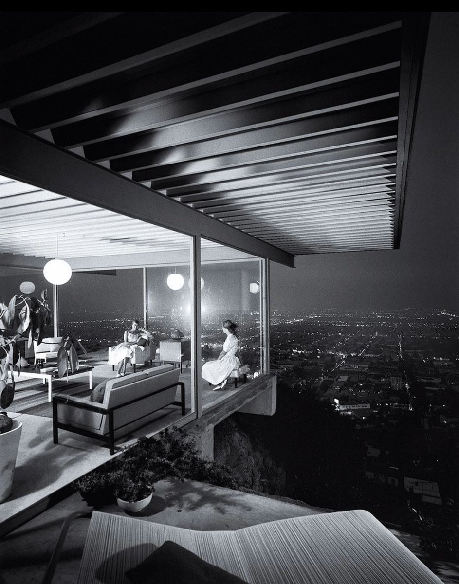 neurosocialself's tweet photo. 📷©️Julius Shulman - Case Study House #22, Los Angeles, designed by architect Pierre Koenig https://t.co/i3iBu6qp7M https://t.co/MiD1p9l4tq