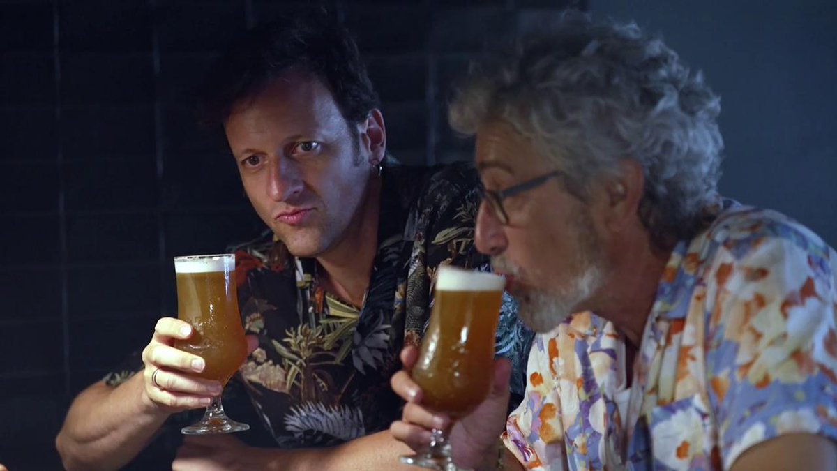 dosdelosnuest's tweet photo. La "clarita" con kombucha de hierbabuena ha conquistado el paladar de un maestro cervecero🥰 

🚐#DosDeLosNuestros 
🔴https://t.co/rpBOgiie1w https://t.co/gKleUQ8CDR