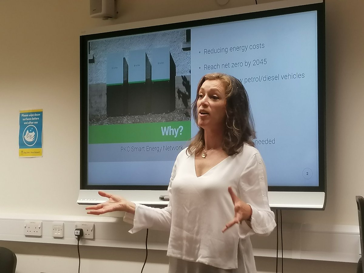 grahampinfield's tweet image. Roof solar panels generating the electricity that the flow battery stores that feeds the EV chargers to power the council vehicles at Friarton Depot. Launched today. Thanks to @StorTeraUK @scotentNews @scotent @investinperth @perthandkinross #smartlocalenergysystems #smartenergy