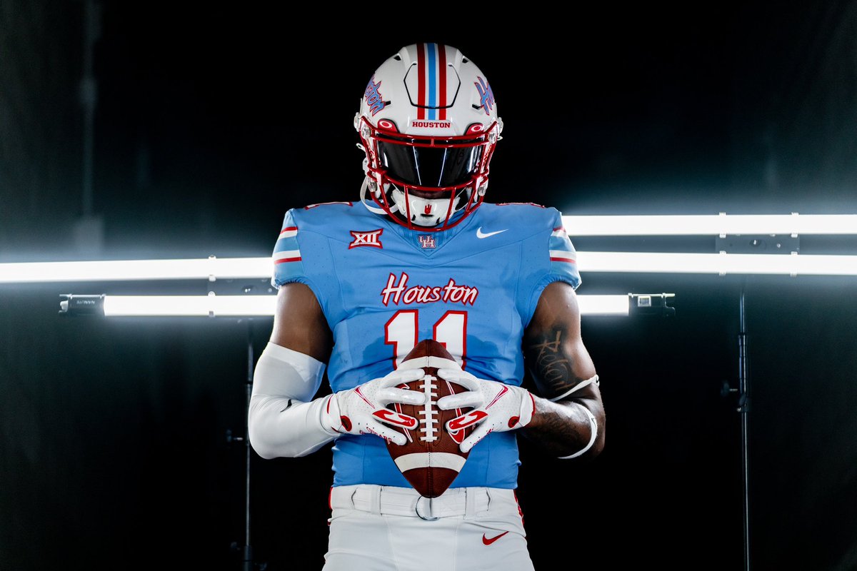 coog57's tweet photo. We play for more than UH, we play for all of the Houston area, and Texas too.

The #LuvYaBlue uniforms represent our students, alumni, faculty, season ticket holders, donors, Houstonians, Texans, and our rich football history.

#ForTheCity #GoCoogs #ForTheFiddy #LuvYaCoogs https://t.co/LOsVAx2ohy