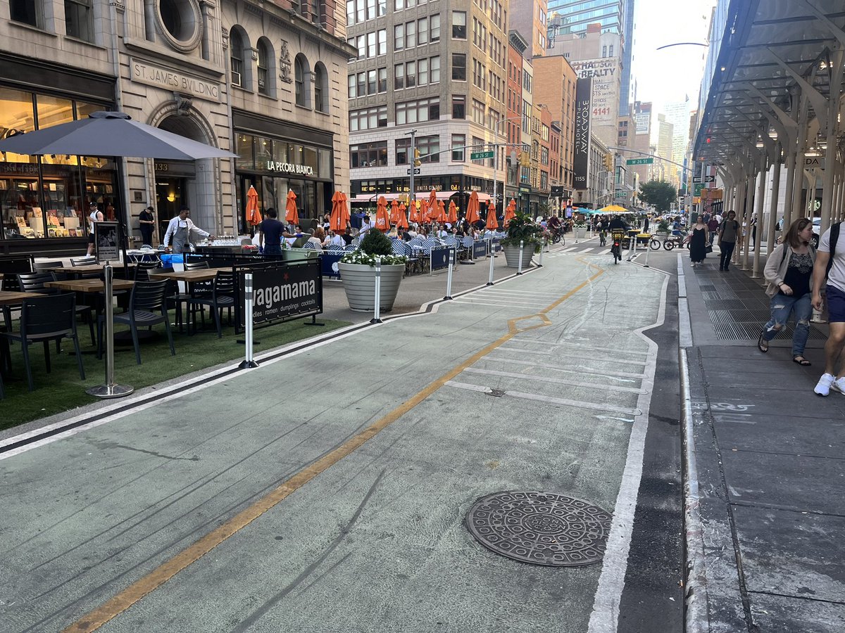 yosefontwo's tweet photo. Checked out the new Broadway pedestrian area in the 20s 

The beautiful dynamism of bustling urbanism on full display https://t.co/RjbJ2F7PG5