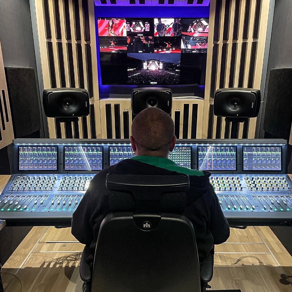 AvidLiveSound's tweet photo. 🎵 Broadcast sound
📷 https://t.co/gHvT44z3DZ
▶️ https://t.co/hElVavmyPd
#avids6l #concertrecording #mix #broadcastsound #venues6l #avid https://t.co/jJPppfMFEl