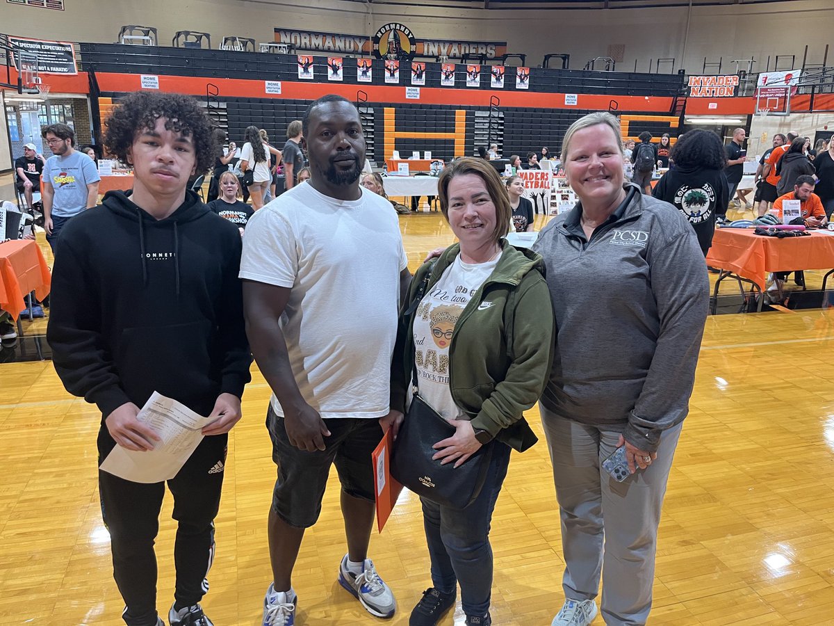 Charles Smialek tweet media