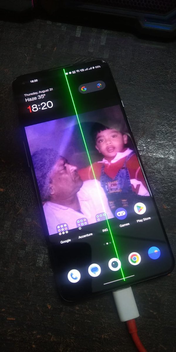 mashagaming27's tweet photo. @onepluscareIN @OnePlus_IN 

I have been using Oneplus 9 (12 GB RAM/256GB ROM) since 2+ years. And this morning I suddenly got a green line on my display. https://t.co/ACugEtEC6T