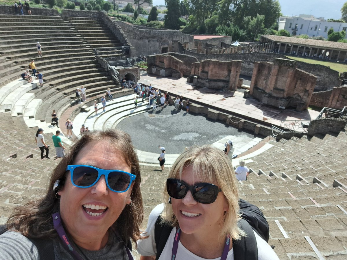 J9burt's tweet photo. #pompeii #Mountvesuvius https://t.co/YTMp75Ta9L