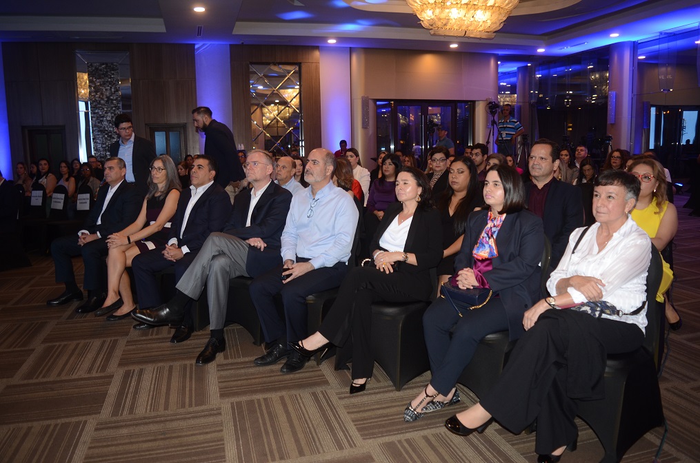 #FarahLaRevista #ElDiarioHN #Sociales 

<a href="/FUNDAHRSE_/">FUNDAHRSE</a> renueva su imagen institucional, fortaleciéndose como la organización líder que impulsa la sostenibilidad empresarial en el país.
MAS DETALLES AQUÍ → eldiario.hn/fundahrse-renu…