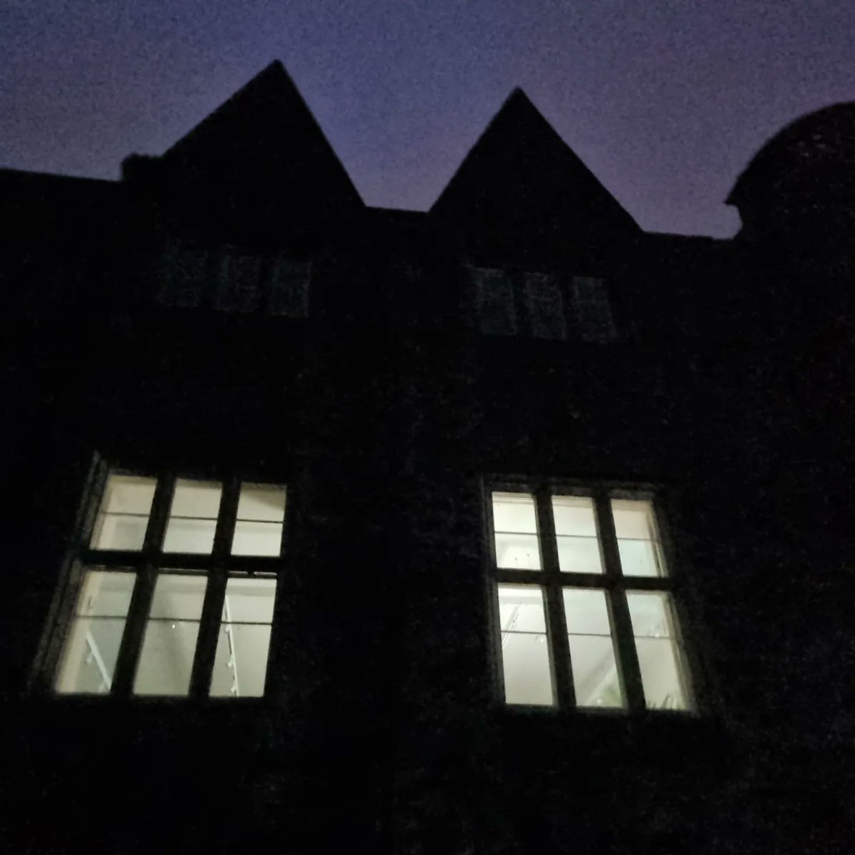 DarkWales's tweet photo. Very good first St Fagans Castle Ghost Tour tonight as Dark Wales Tours. A few strange experiences were reported, and the fog at the end made it very atmospheric. Thank you so much to everyone who attended tonight. https://t.co/2kLd6QFe9P