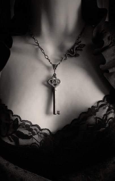 LunaBlueErotic's tweet photo. Hay cosas que se dicen, hay otras que mejor no se cuentan porque aquellas que no cuentas son las que su mejor sabor perdura en el recuerdo. ❤️....

@SparkySierra https://t.co/sN2w7lHPjA