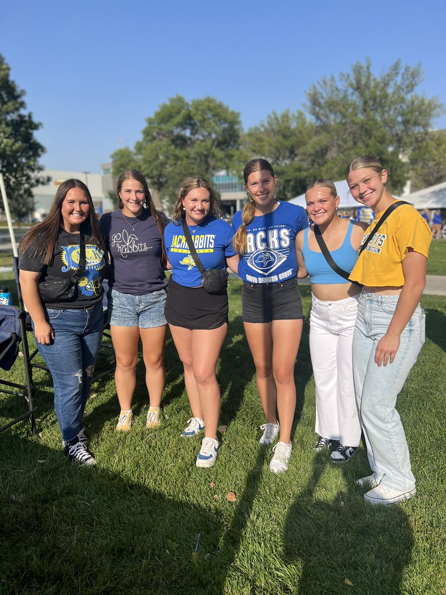 @GoJacksSB supporting <a href="/GoJacksFB/">SDSU Football</a> 
#GoJacks
Let’s Go!!!!!!