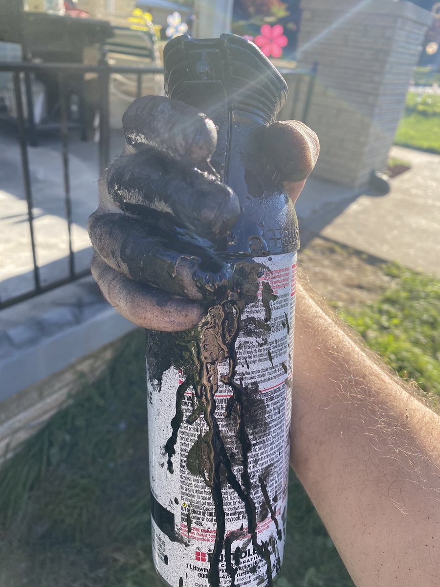 WHilditch43952's tweet photo. @RustOleum what in the Kentucky Fried Fuck is wrong with your spray cans?? Fire the person that designed them. https://t.co/PoS9EUGMFX