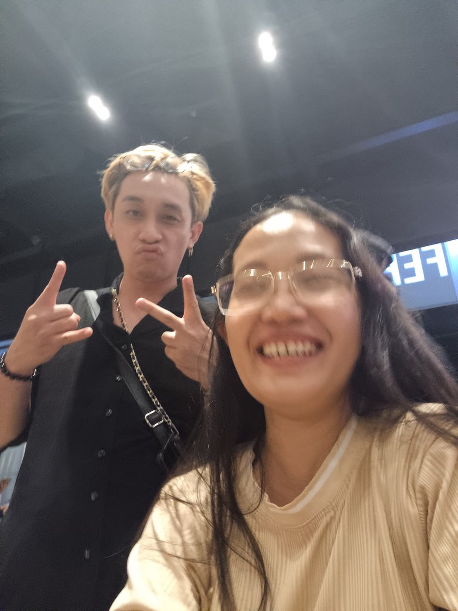 PearlCharie19's tweet photo. Happiest birthday @joxstyles https://t.co/ZFwaPeaEQY