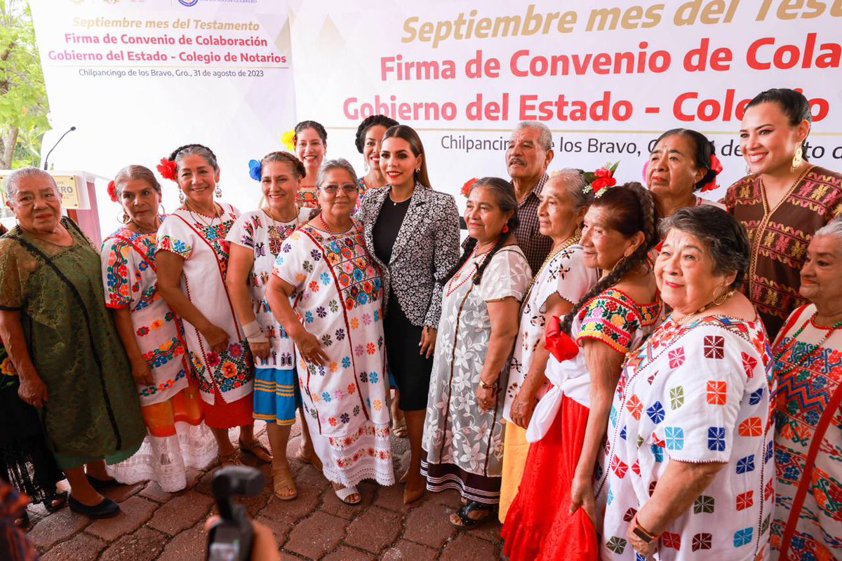 EvelynSalgadoP's tweet photo. En un acto de amor 🫶 por nuestros adultos mayores, realizamos la firma de un convenio de colaboración ✍🏻 con el Colegio de Notarios del Estado de #Guerrero, para garantizar seguridad jurídica, certidumbre y confianza a las familias en el “Mes del Testamento”.  (1/2) https://t.co/LTh5WNQ77r