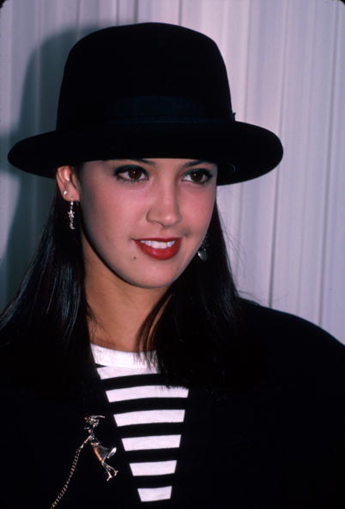 PHOEBE CATES F45KkuxXAAAJF0z?format=jpg&name=large