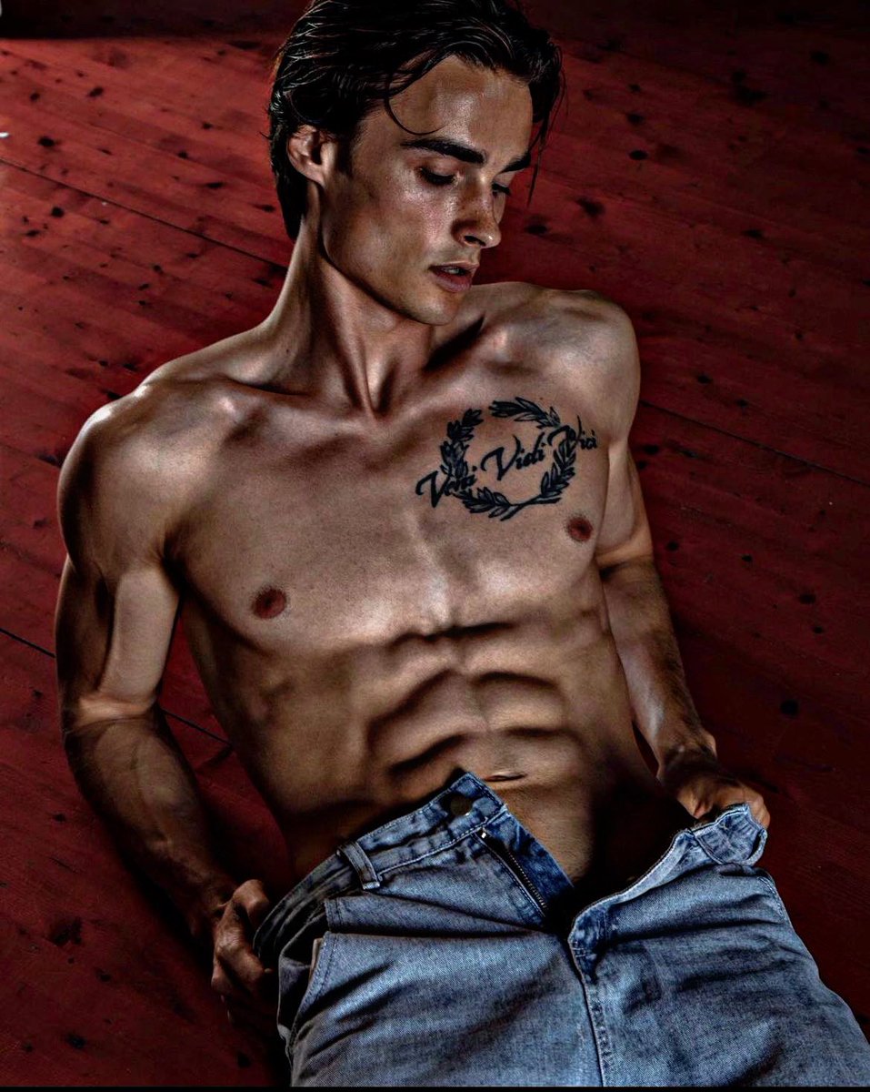 EthanFirebird's tweet photo. ~~ETHAN PHOENIX~~

-Male nerd, Talks to much
—Socially Awkward, Bookworm
——Can top or bottom. Lean Top
———Mdni, 21+, mature themes
{🔄/❤️} https://t.co/Y3DCo9lytf