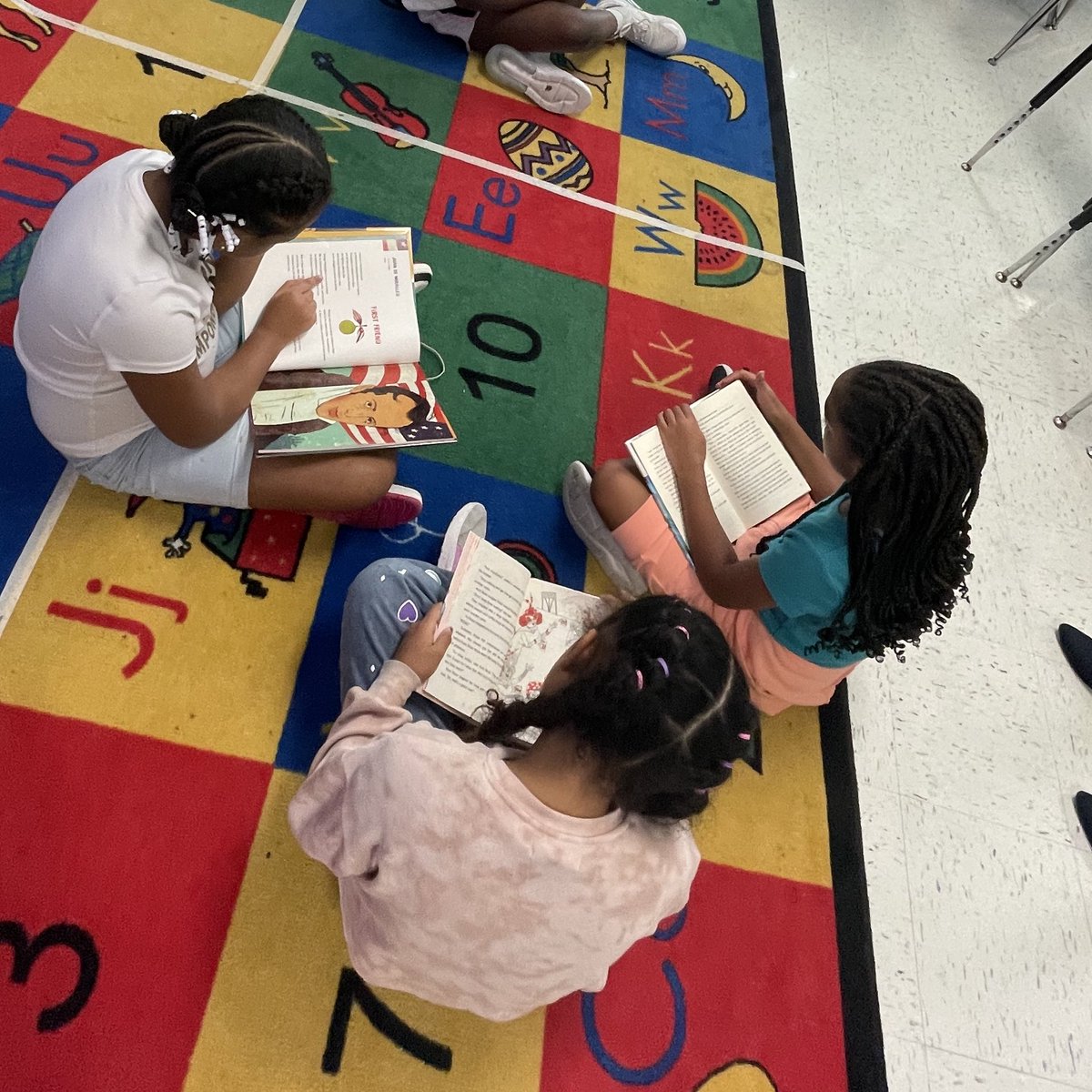 Ms. Amy Long tweet media