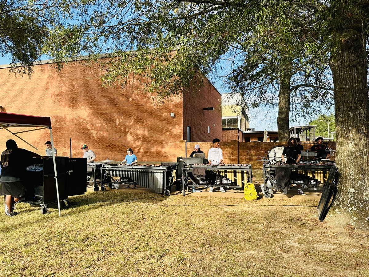 Lots happening at @starkville_high tonight including <a href="/SHSjacketband/">shs_band</a> percussion practicing out under the trees! Sounding good, guys! #ExpectExcellence #JacketSting