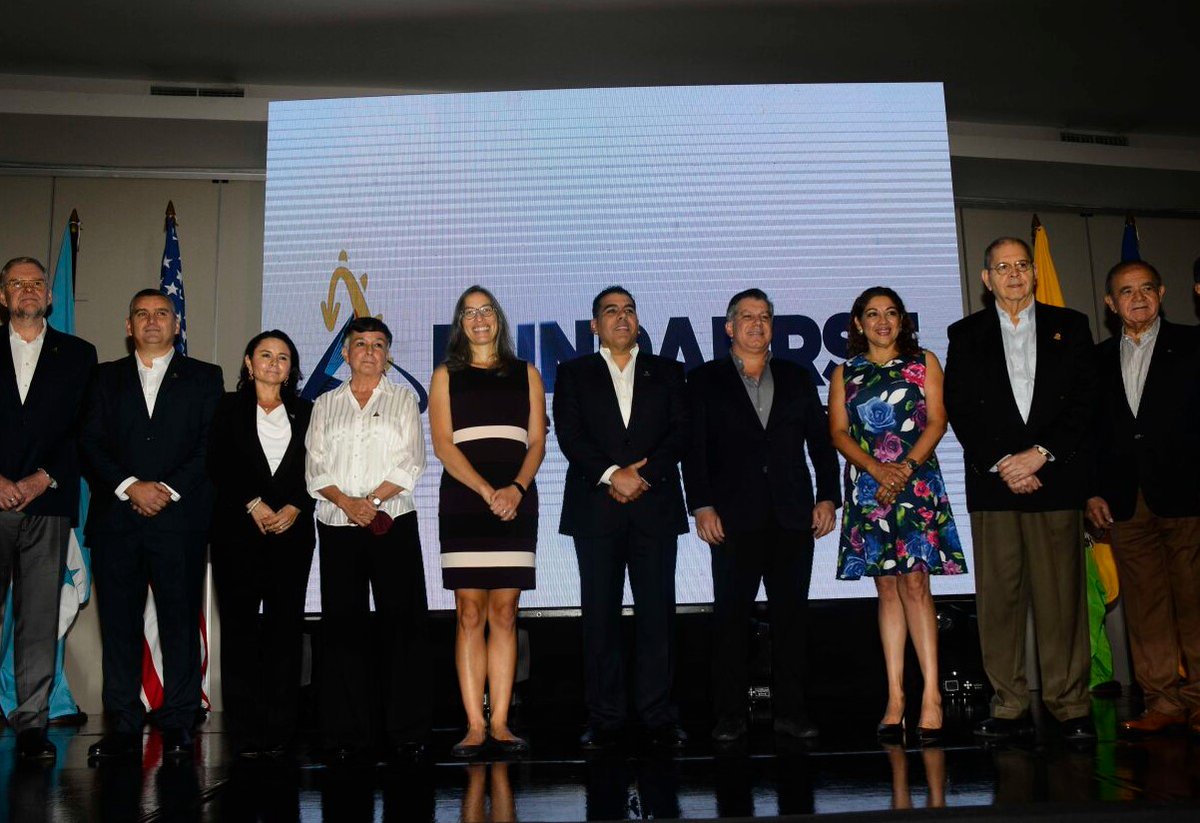 #Honduras <a href="/FUNDAHRSE_/">FUNDAHRSE</a> presentó nueva imagen institucional. Mario Faraj, su presidente, explicó que representa "la evolución de nuestro compromiso de continuar trabajando por un futuro sostenible, con empresas competitivas, generando desarrollo”. 
estrategiaynegocios.net/empresasymanag…