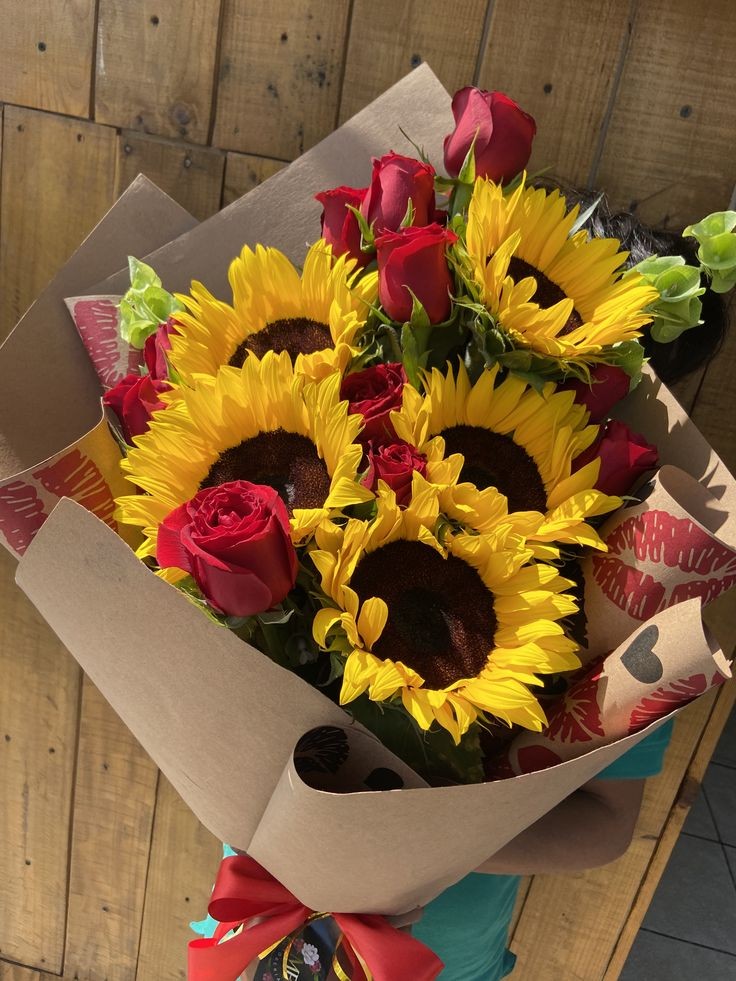 sunflowerchives's tweet photo. happy heart https://t.co/fA9y0LyyJS