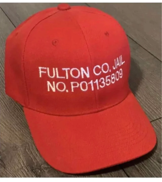 mmpadellan's tweet photo. PERFECT red hat. https://t.co/l7fcfrkR68