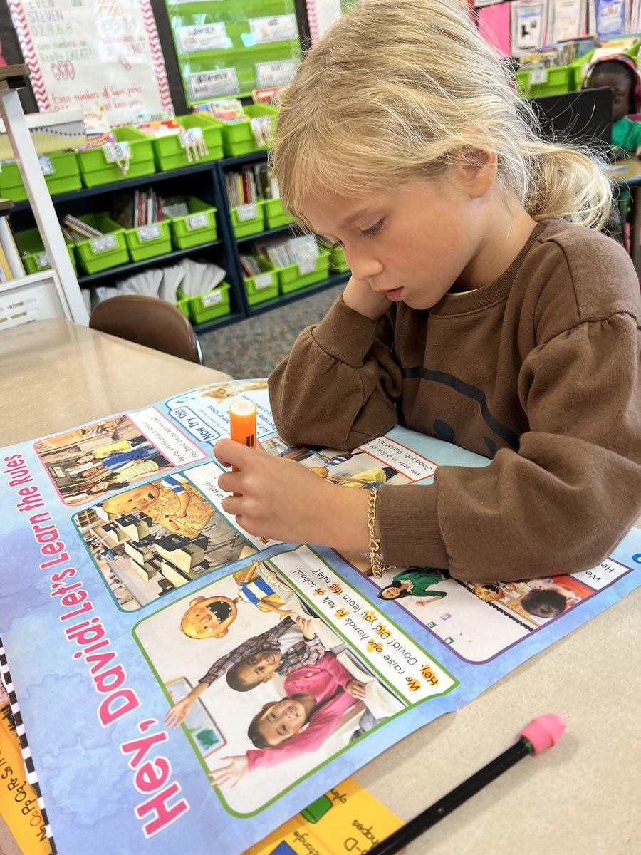 MrsMartinSmiles's tweet photo. #FunInFirstGrade https://t.co/SZFx34c9b1