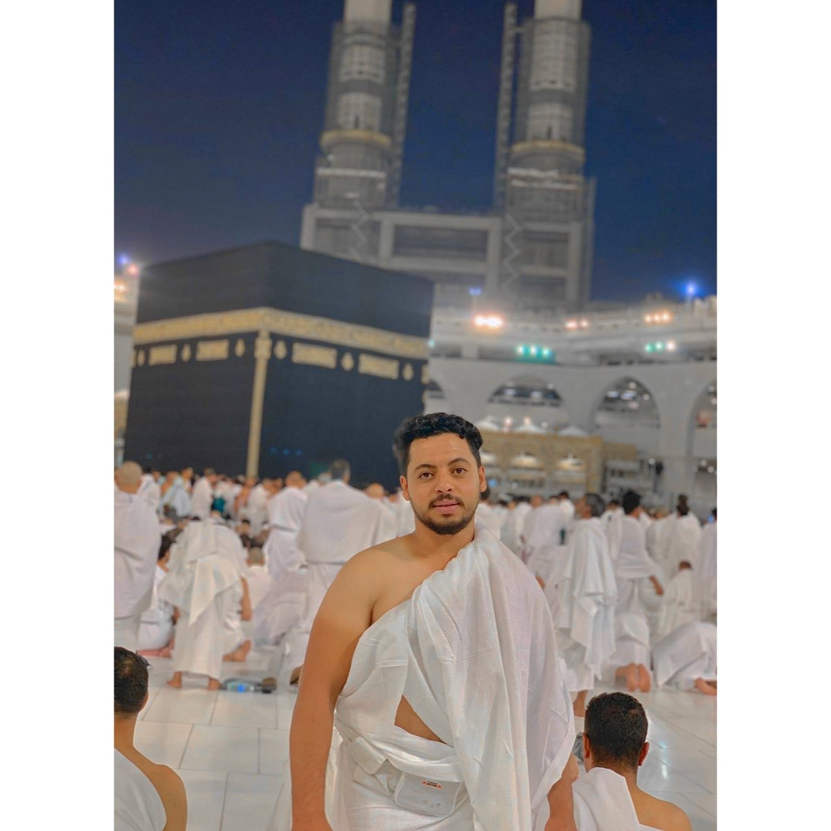 لهم تقبل منا ومنكم صالح الأعمال
 ولا تترك لنا دعوه إلا وقد أجبتها🤲♥️