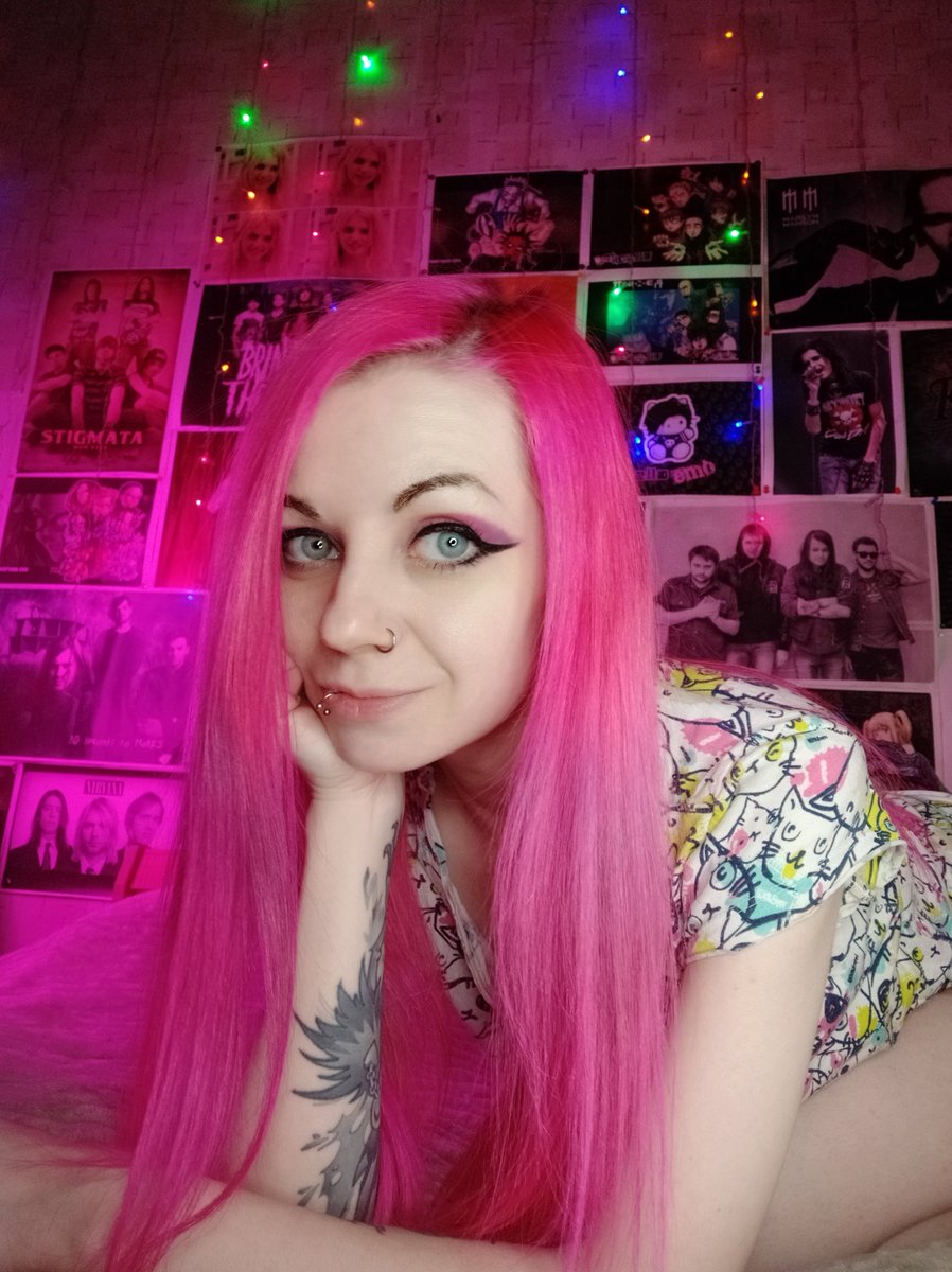 AmilyRose69's tweet photo. 🙄 Every time the night comes and it's time to go to bed, I don't want to do it at all. I don't want the day to end. I don't want to waste time sleeping. I understand that sleep is a necessity. But every time it's so hard for me to come to terms with it. 🙄 https://t.co/wESdOJPlDm