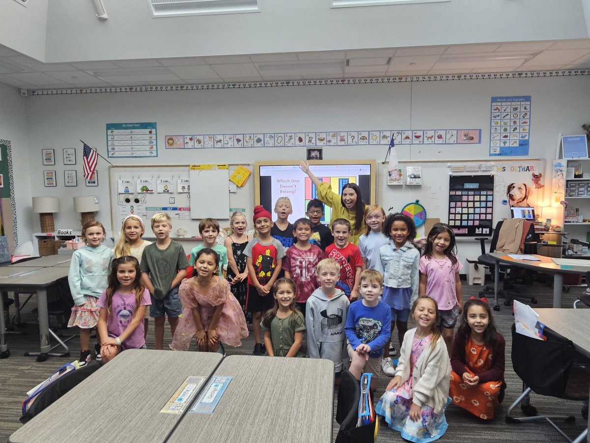 SDOMINGUEZ_'s tweet photo. Look at those smiles! Ms. Coltharp's class is the very first class to earn an attendance reward! 15 days of perfect attendance 🤩 @misscoltharp #HammHeroes #HammFam @hammelem https://t.co/YuI2N8njmt