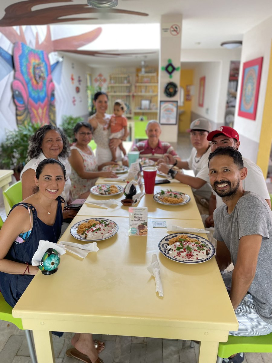 lolaymoya's tweet photo. @JLozanoA  ¡Hola! Estoy viendo el programa de hoy, y aunque no puedo afirmar que tenemos los mejores Chiles en Nogada de Mexico pues no es de nosotros decirlo, queremos invitarlos a que vengan a Puerto Morelos a probar los nuestros! ¡Aprobados por muchos poblanos! https://t.co/KuuOucBcy8