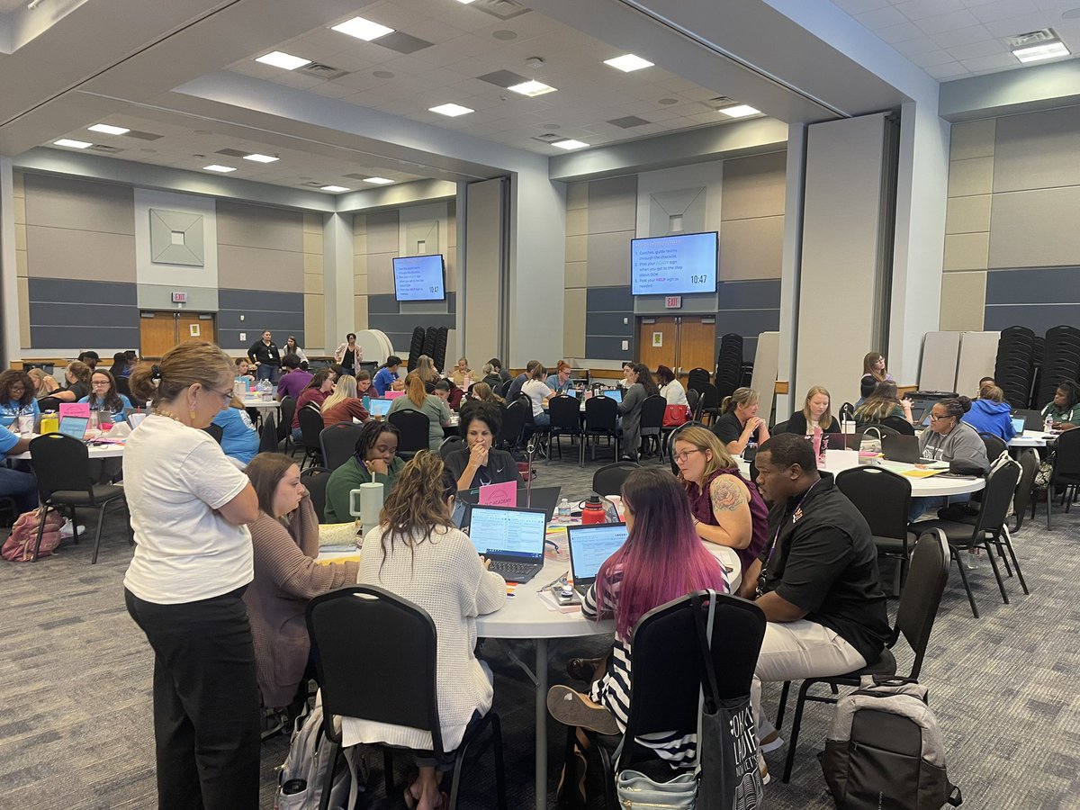 Alicia Bates tweet media