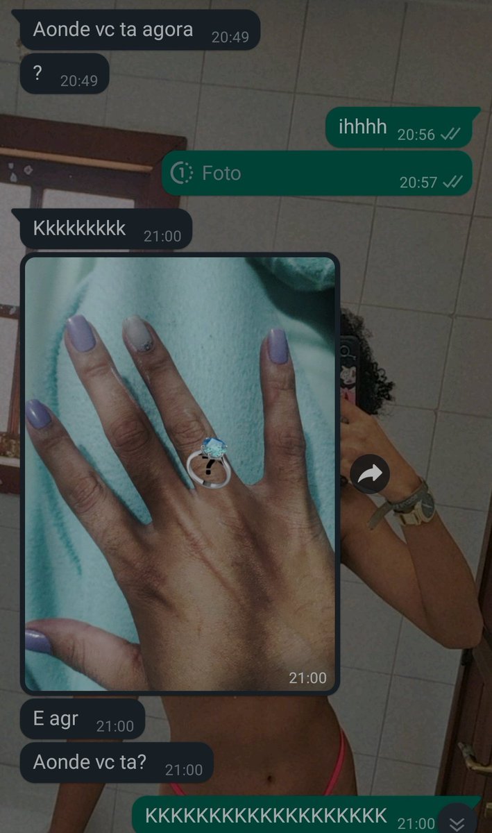 Gelo_Use's tweet photo. pior q dps disso eu respondi 😩😩 https://t.co/xj5eBVy6Jf
