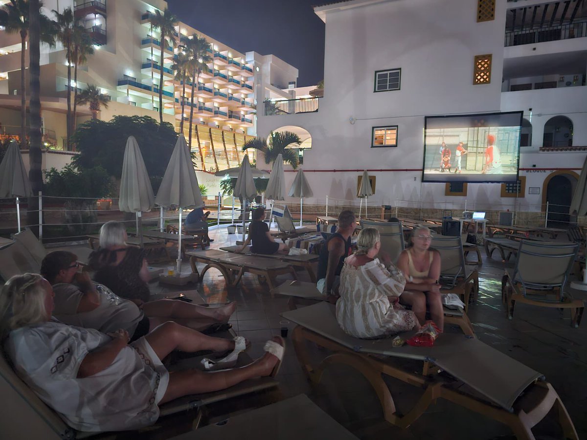Shannon_Anim's tweet photo. Musical #POOLSIDEMOVIE night watching the fantastic #GREASE lots of fun.. lots of singing.. and of course lots of DANCING AWAAAAYππ€©ποΈπ½οΈ #sunsetharbourclub #summervibes #summerfun #summernights #familytime @Radha_dadlani @CeciliaSHC_ @Ryan_Clubhouse https://t.co/xHg4yzvE3f