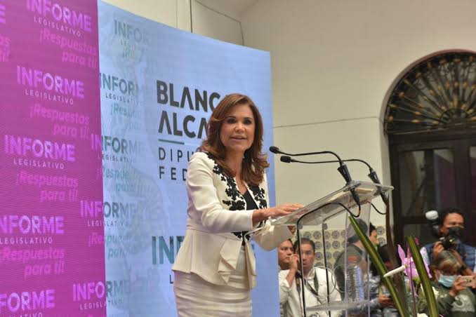 Alvaro_Rmz_V's tweet photo. #PorPoco | @SoyBlancaAlcala estuvo cerca y merecía llegar a Presidencia de @Mx_Diputados.
Pero las cosas están tensas
Pesó ser poblana, como Moisés @NachoMierV, quien pretendió imponer a @alitomorenoc, según acusó @LaydaSansores
Y que fueron de mismo equipo en #PRI en #Puebla. https://t.co/UofCwDMcbC