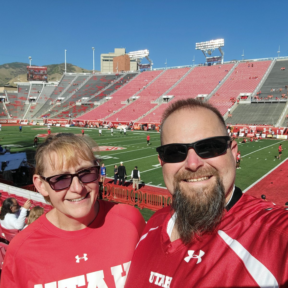 robert70045981's tweet photo. #UtesGameday https://t.co/Ub1H7zd100