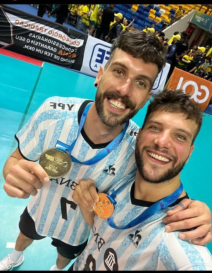 PasionPorFacu's tweet photo. 𝙃𝙚𝙧𝙢𝙖𝙣𝙤𝙨  🩵🤍 https://t.co/EgqTmShYPd