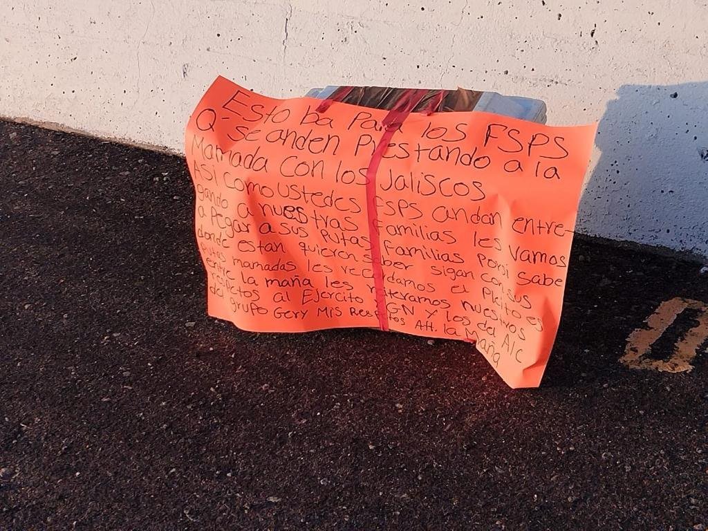 An interesting narco message from weeks back:

A group threatened local cops, but stated their respect for the Army &amp; National Guard, highlighting the complex web of alliances &amp; vendettas between crime groups &amp; different security forces in 🇲🇽.

borderlandbeat.com/2023/07/crimin…