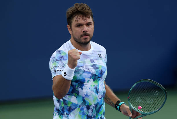christophclarey's tweet photo. Stan Wawrinka, 38, becomes the oldest man to reach the third round of the #USOpen since a certain Jimmy Connors did it in 1991 as an older 38-year-old.

Connors won three more rounds. 

Wawrinka has Jannik Sinner next

#getty https://t.co/nI22tbhgsf